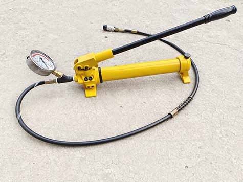 M4118 hydraulic hand pump with pressure gauge M4118 hydraulic hand pump with pressure gauge